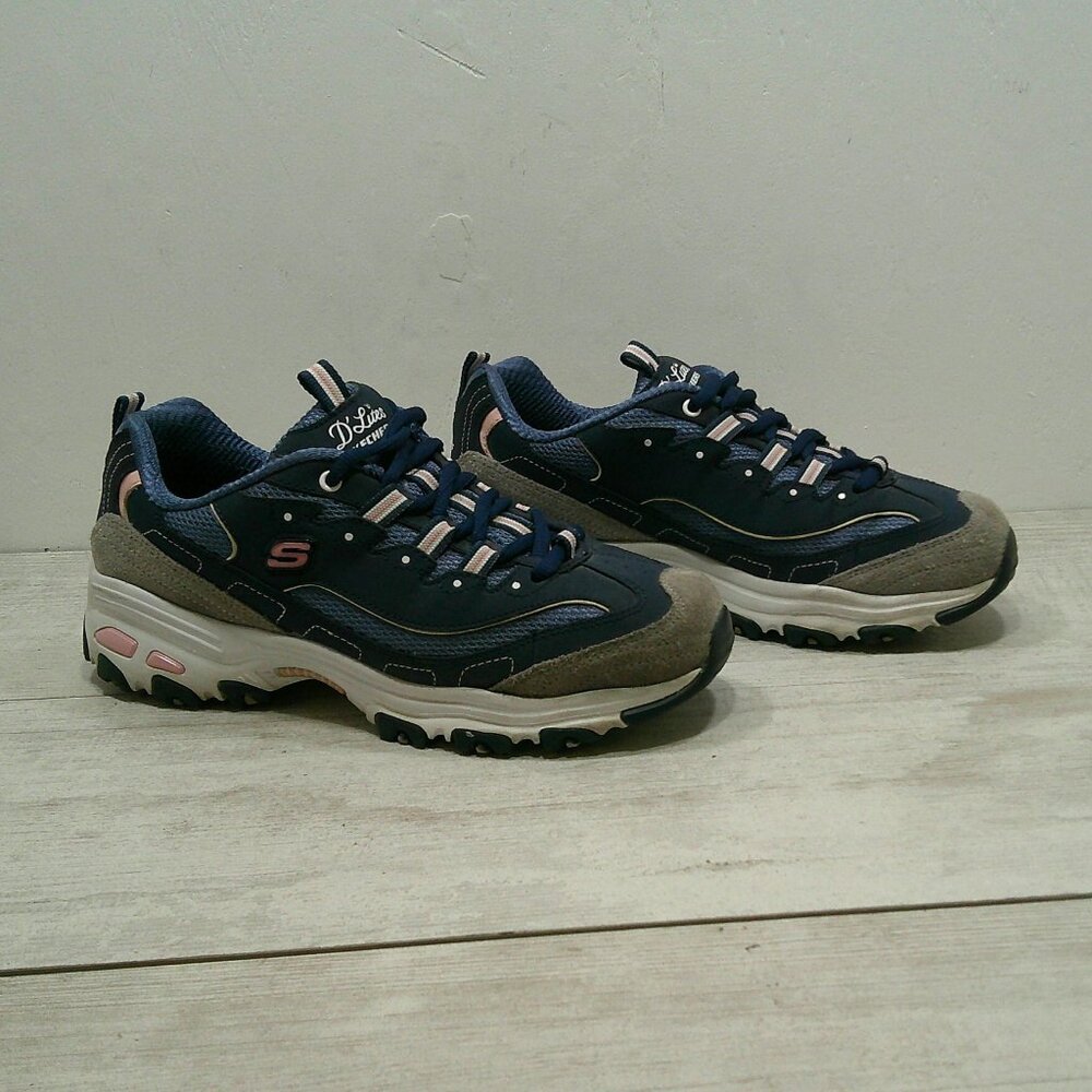 The D'Lites Life Saver Lace up Sneaker | Tennis Shoes Navy & White Size 7.5
